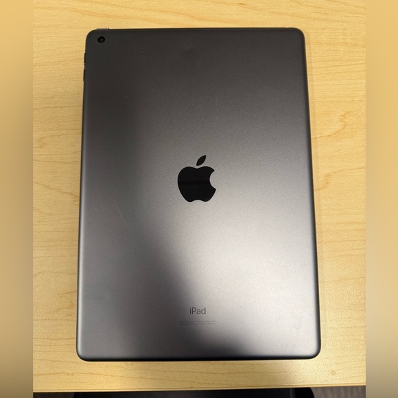 Apple iPad 9th Gen 64GB - Space Gray Black iOS 18.6.2 includes New Case! - Picture 9 of 12
